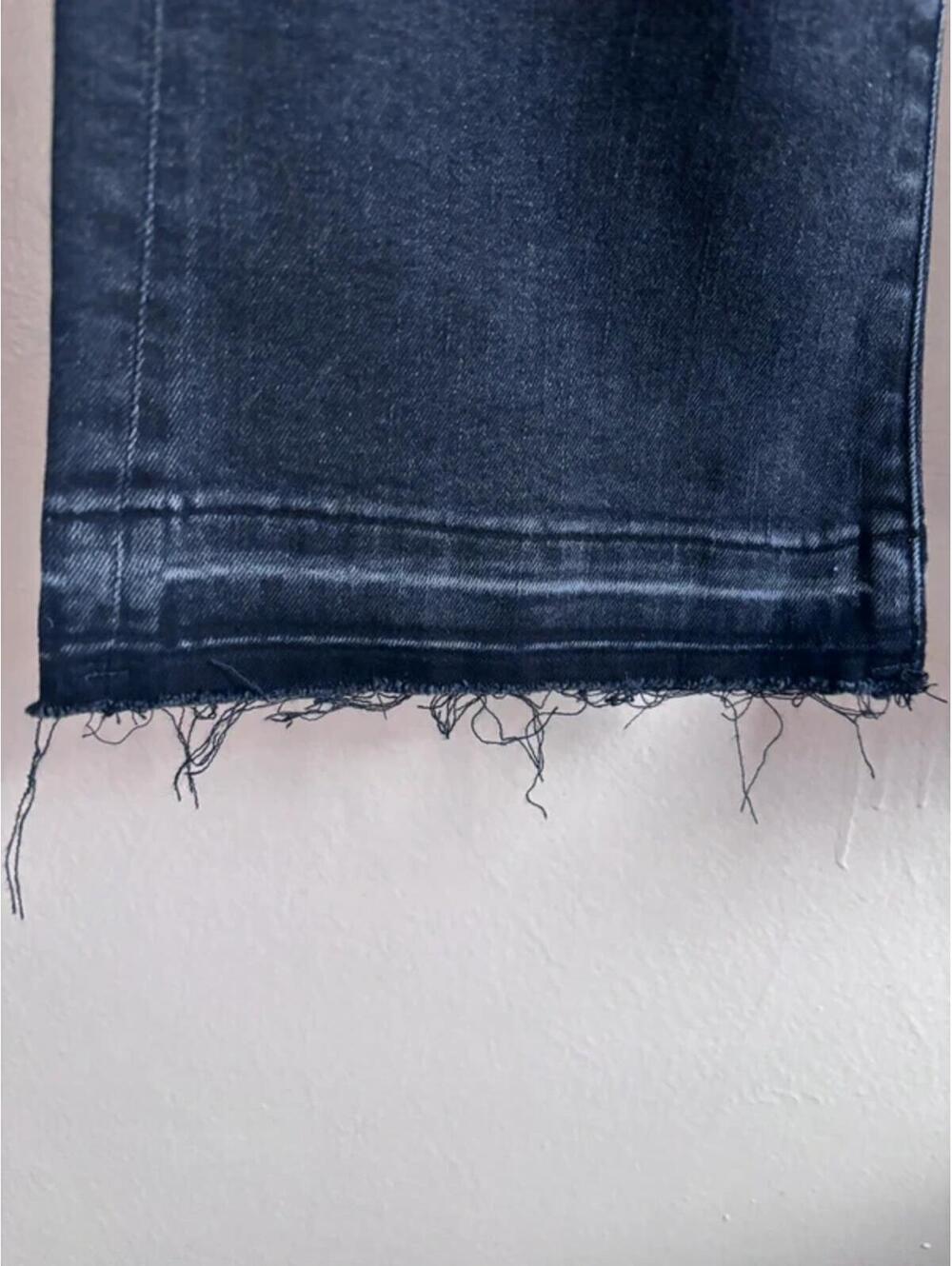 LOFT High Waist Flare Crop Jeans in Black size 6 - Picture 4 of 5